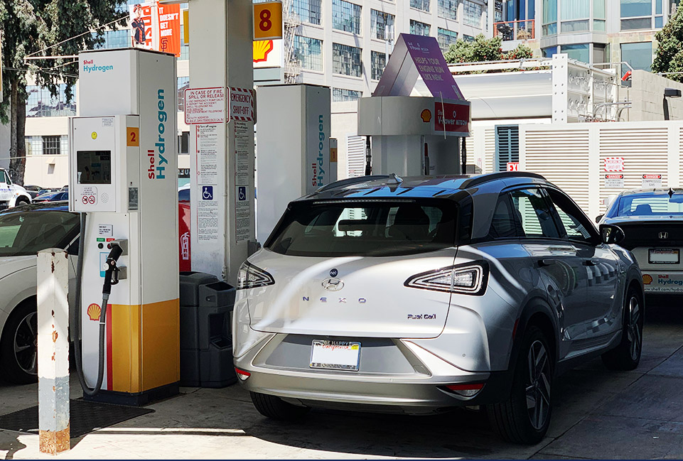 San Francisco Third Street hydrogen station with Hyundai NEXO and Honda Clarity Fuel Cell - Shell