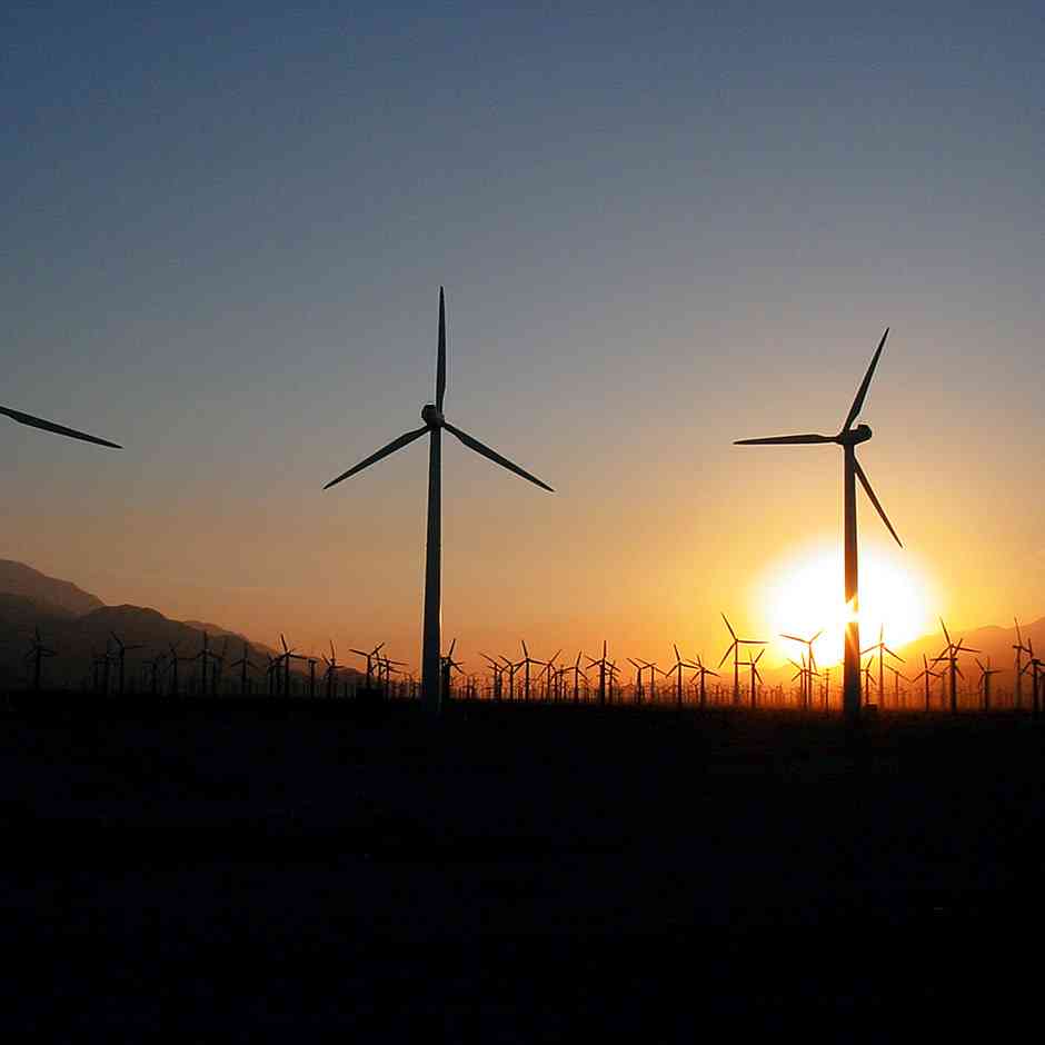 Excess solar and wind energy that would normally be lost can be stored as hydrogen fuel